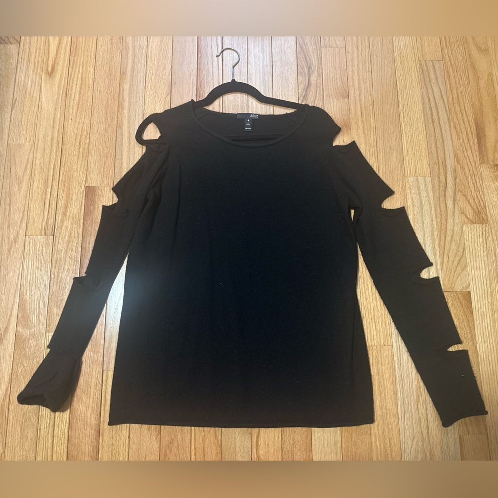 Aqua Cashmere Black Arm Cutout Sweater Size Medium